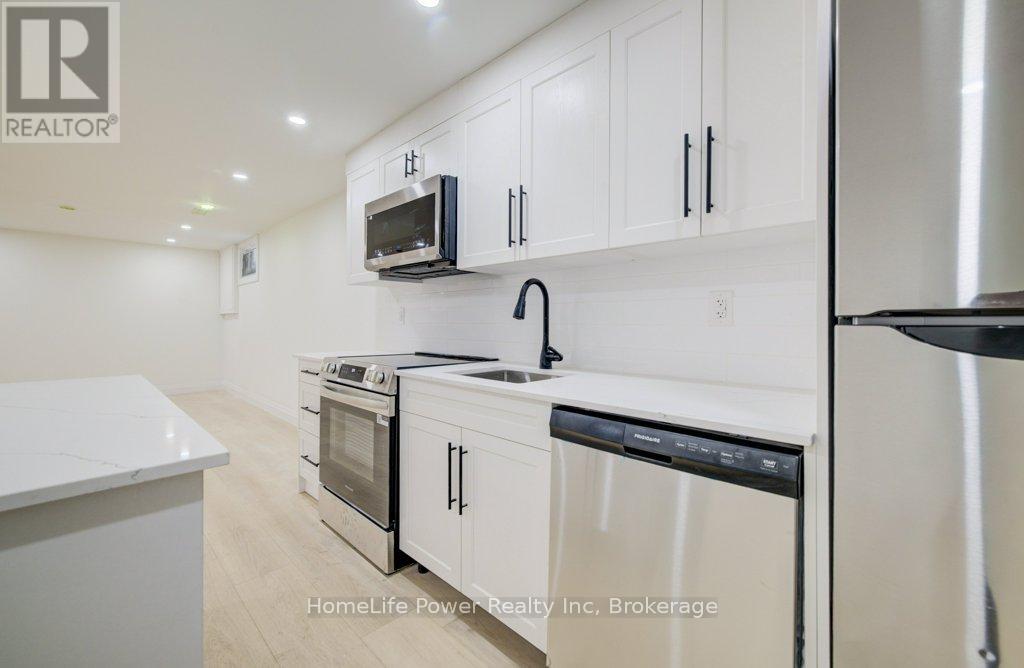 328 The Country Way, Kitchener, Ontario  N2E 2T3 - Photo 35 - X13055856