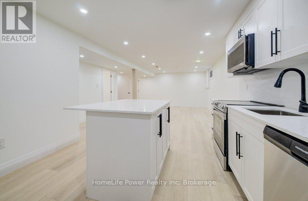 328 The Country Way, Kitchener, Ontario  N2E 2T3 - Photo 36 - X13055856