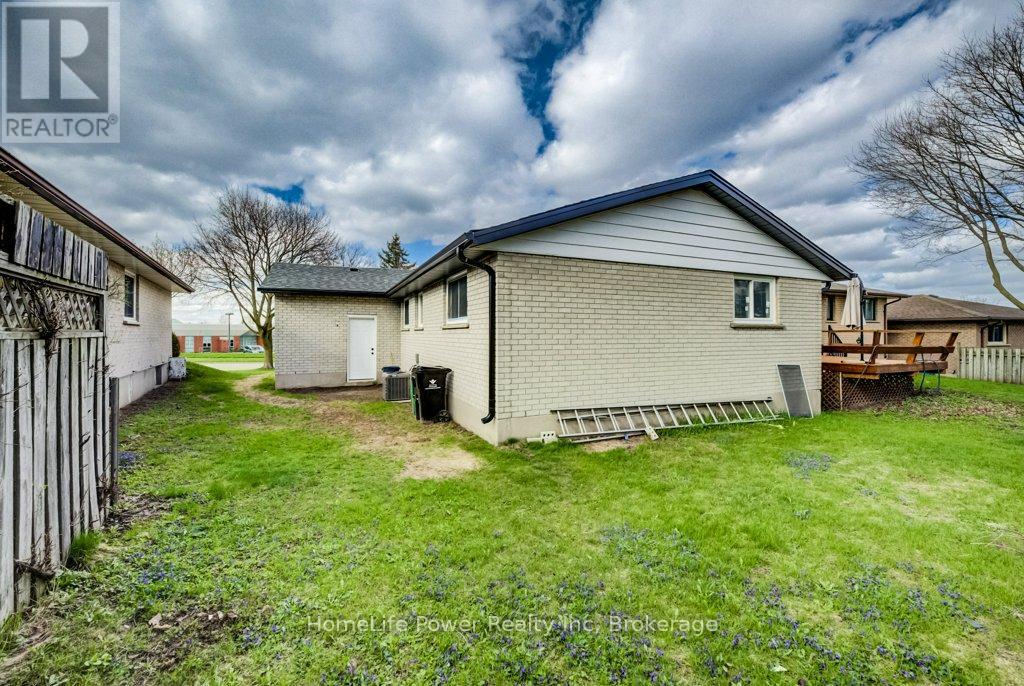 328 The Country Way, Kitchener, Ontario  N2E 2T3 - Photo 45 - X13055856