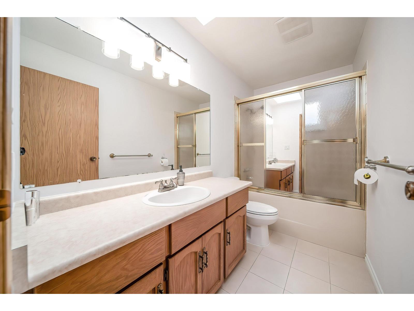 14932 98a Avenue, Surrey, British Columbia  V3R 8H7 - Photo 20 - R3117134