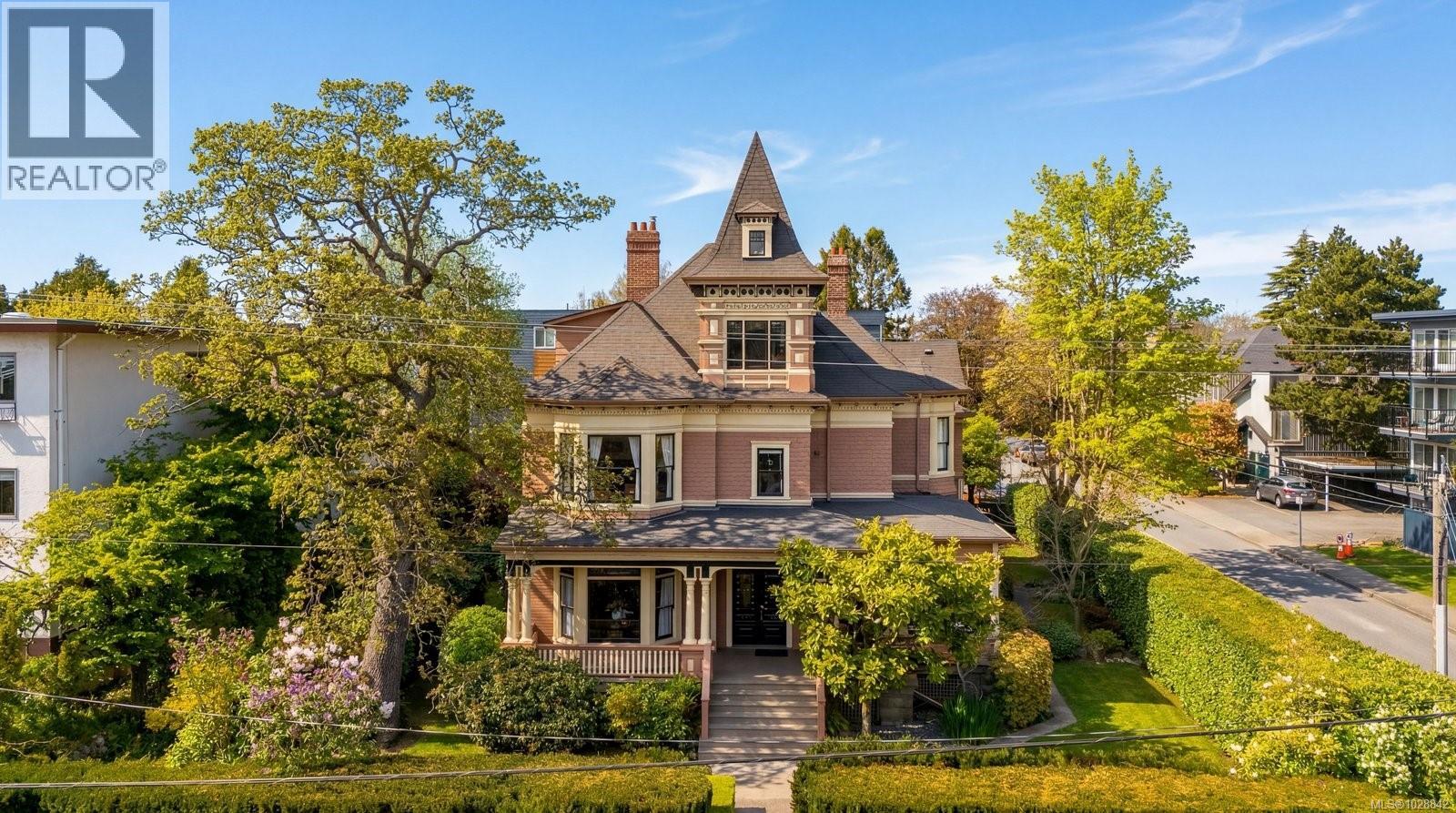 1270 Yates St, Victoria, British Columbia