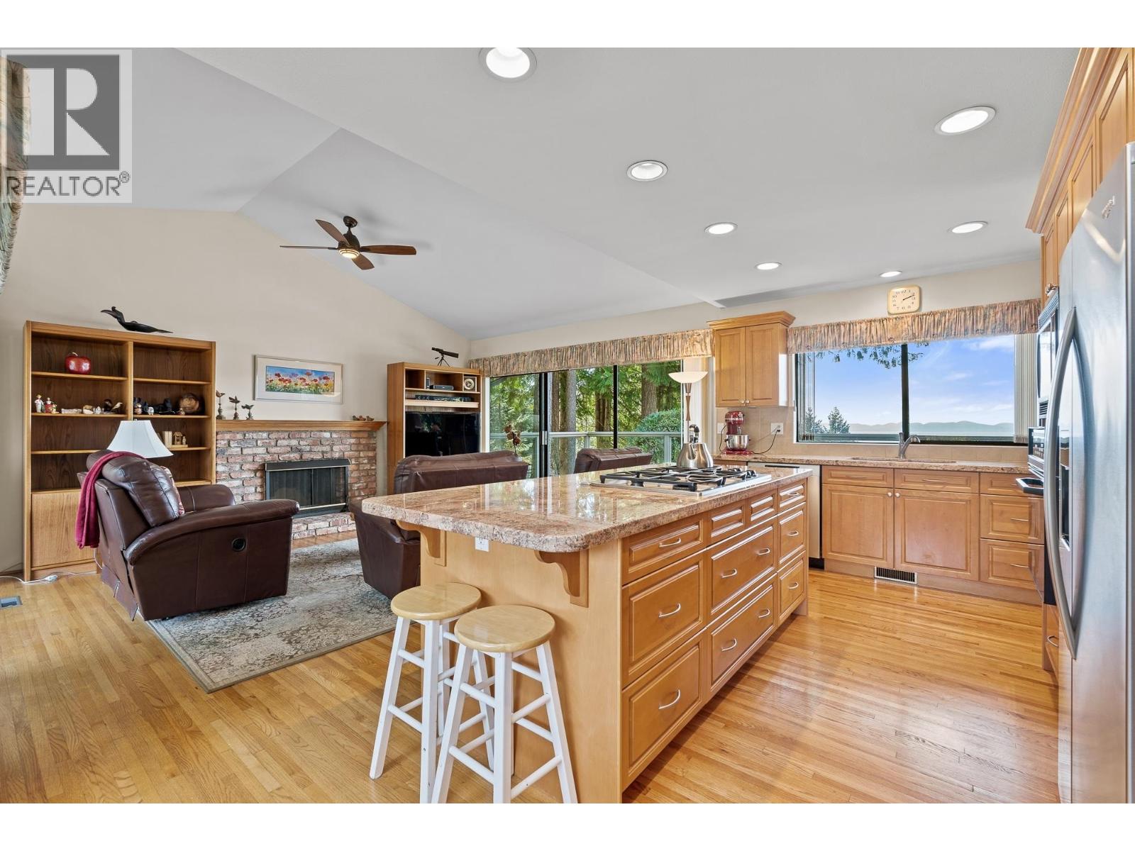 4724 Woodburn Court, West Vancouver, British Columbia  V7S 3B3 - Photo 10 - R3117184