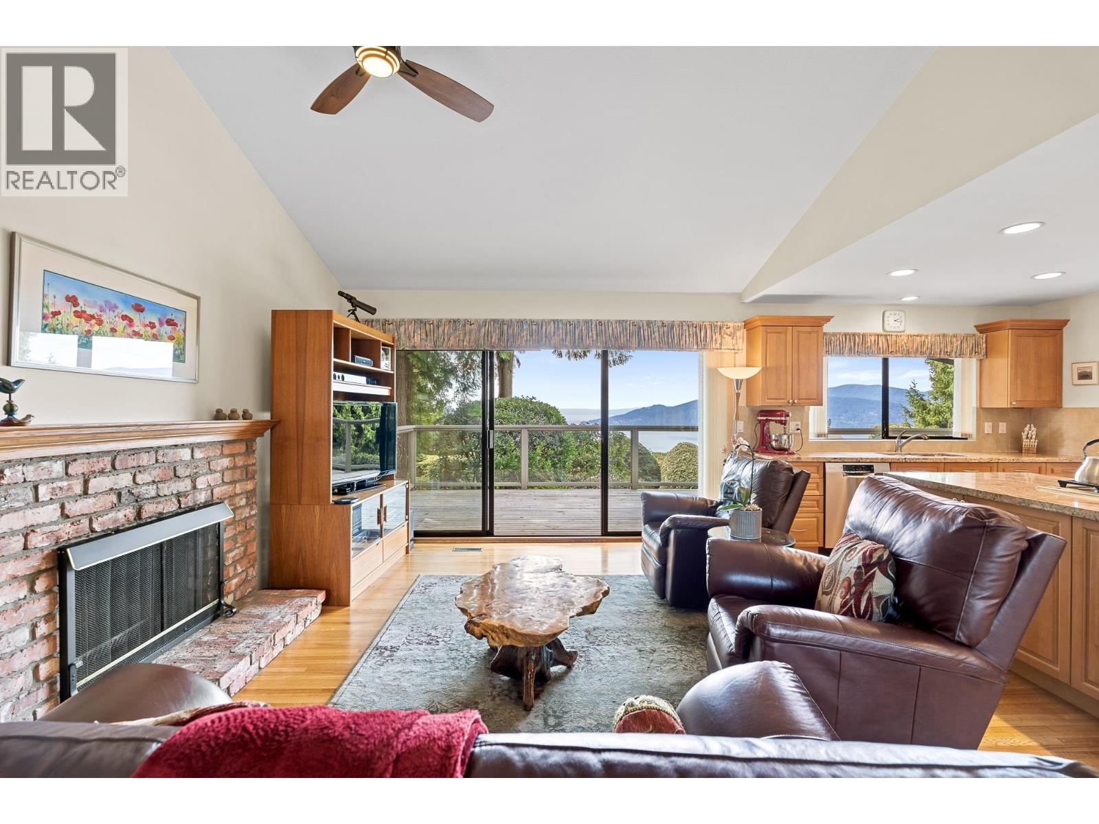 4724 Woodburn Court, West Vancouver, British Columbia  V7S 3B3 - Photo 13 - R3117184