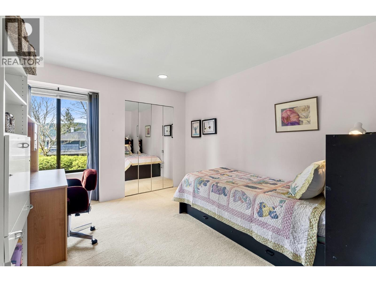 4724 Woodburn Court, West Vancouver, British Columbia  V7S 3B3 - Photo 19 - R3117184