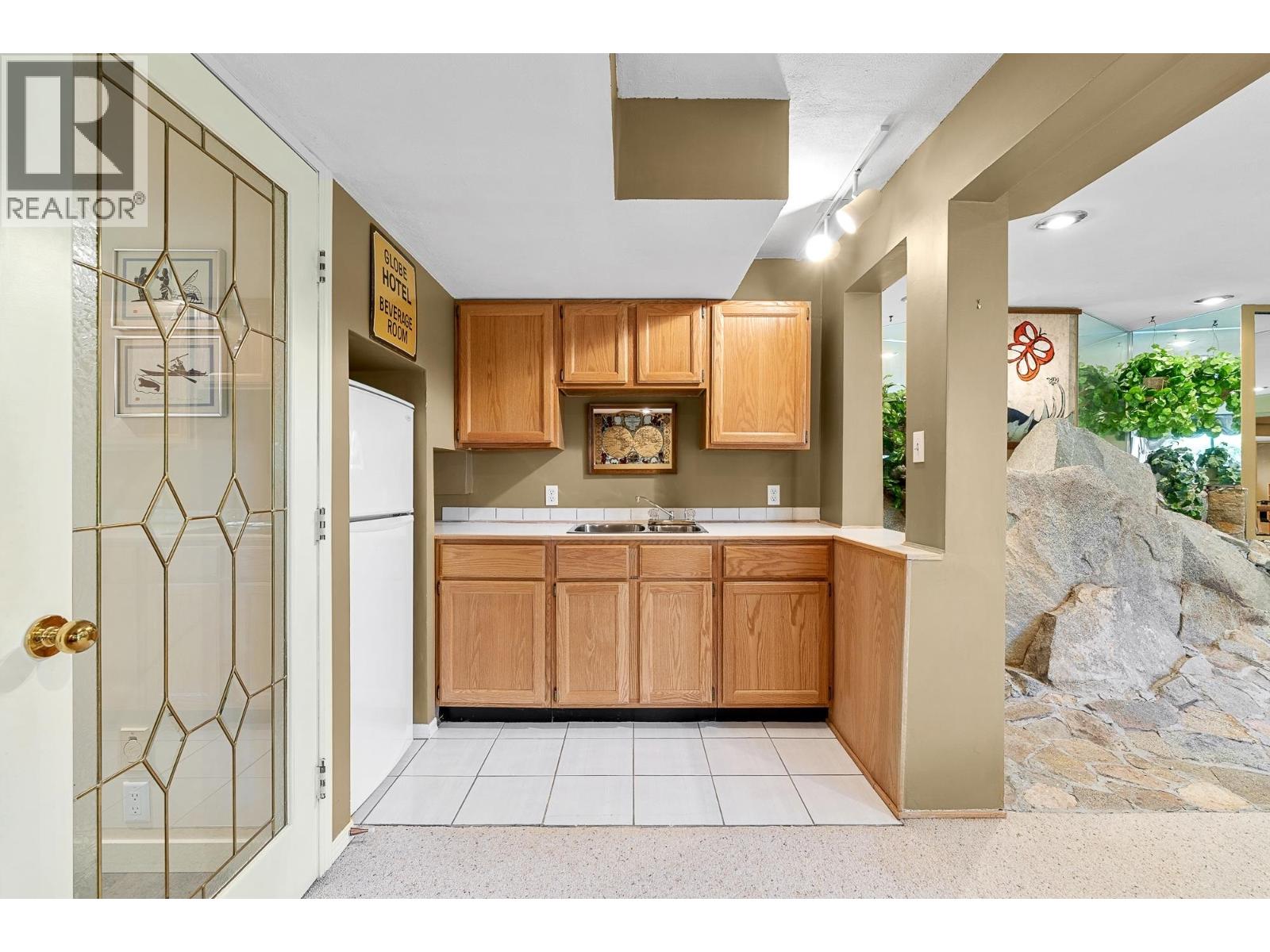 4724 Woodburn Court, West Vancouver, British Columbia  V7S 3B3 - Photo 23 - R3117184