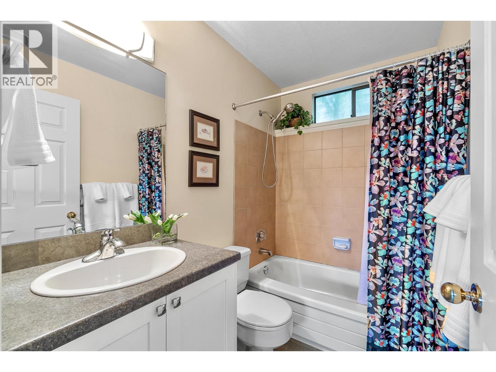 4724 Woodburn Court, West Vancouver, British Columbia  V7S 3B3 - Photo 25 - R3117184