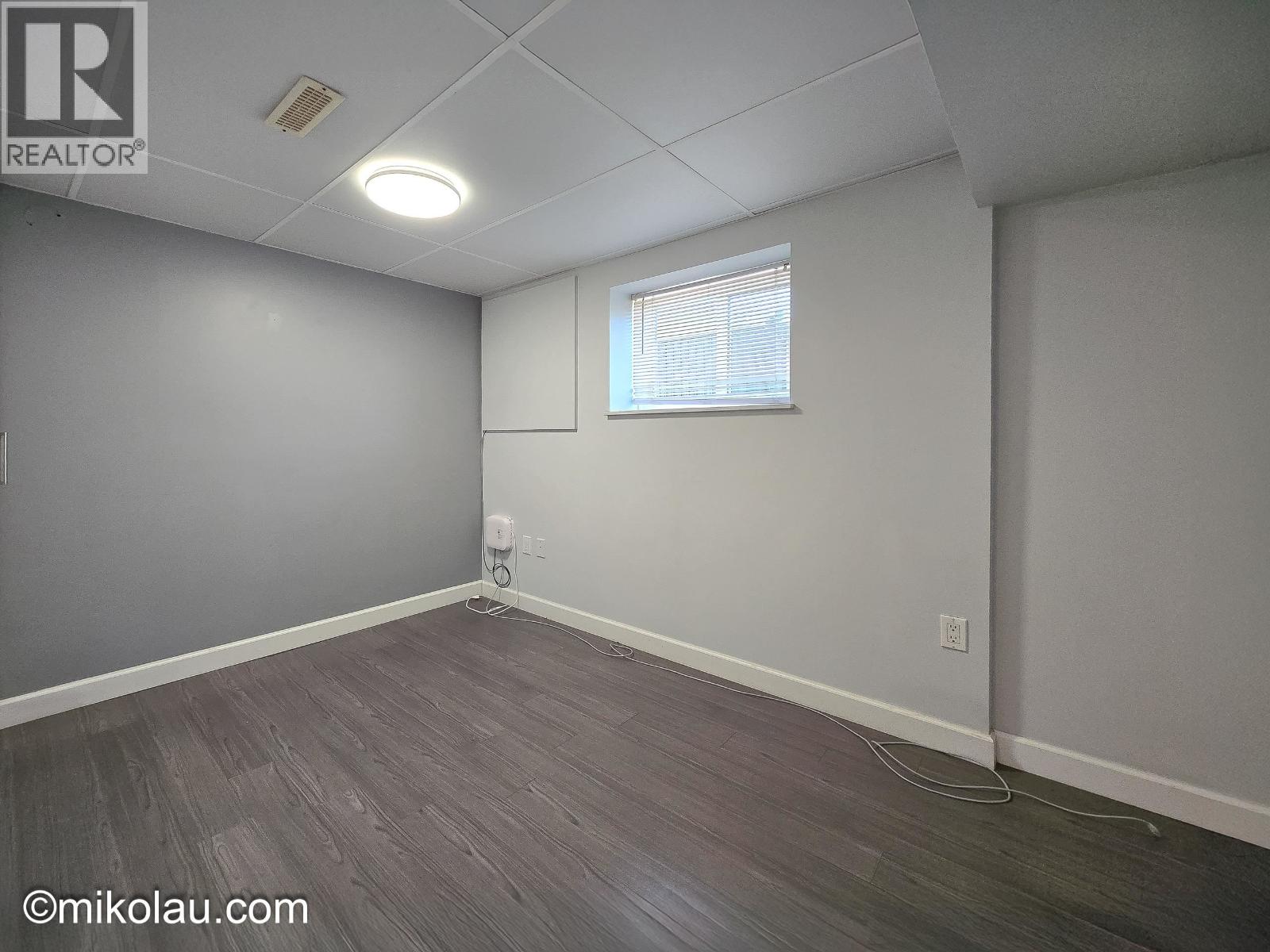 774x Coquitlam Street, Burnaby, British Columbia  V3N 3Z3 - Photo 11 - R3117178