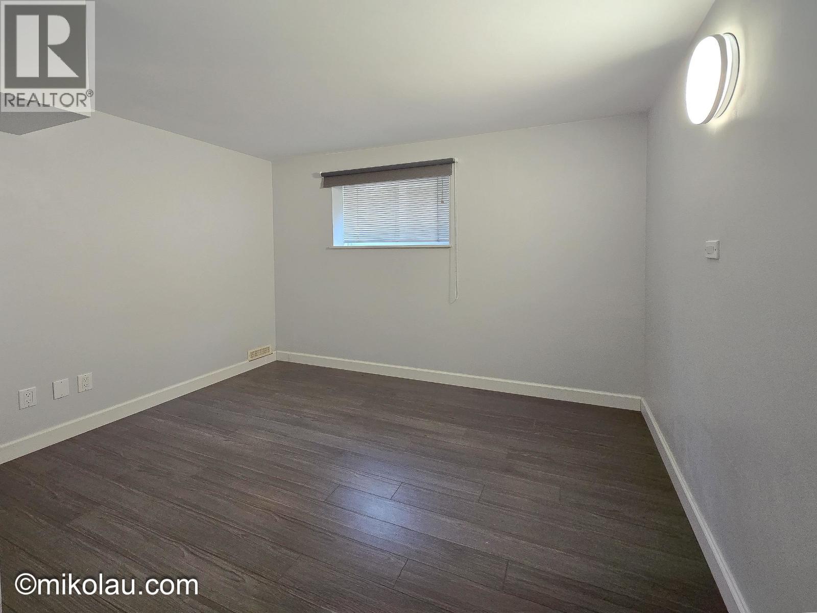 774x Coquitlam Street, Burnaby, British Columbia  V3N 3Z3 - Photo 4 - R3117178