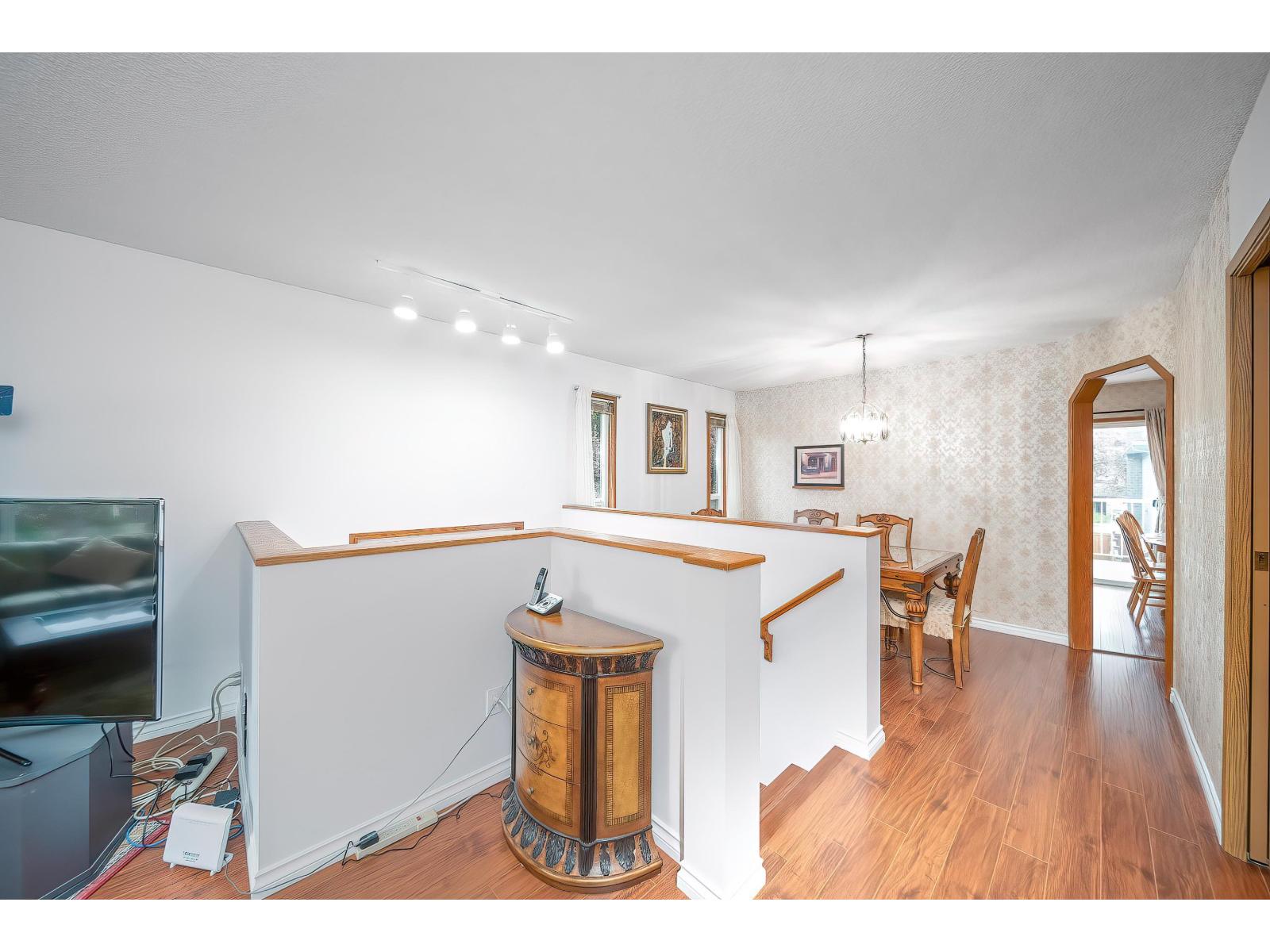 14932 98a Avenue, Surrey, British Columbia  V3R 8H7 - Photo 10 - R3117134