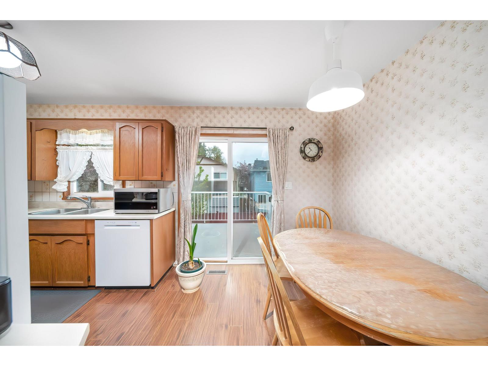 14932 98a Avenue, Surrey, British Columbia  V3R 8H7 - Photo 13 - R3117134