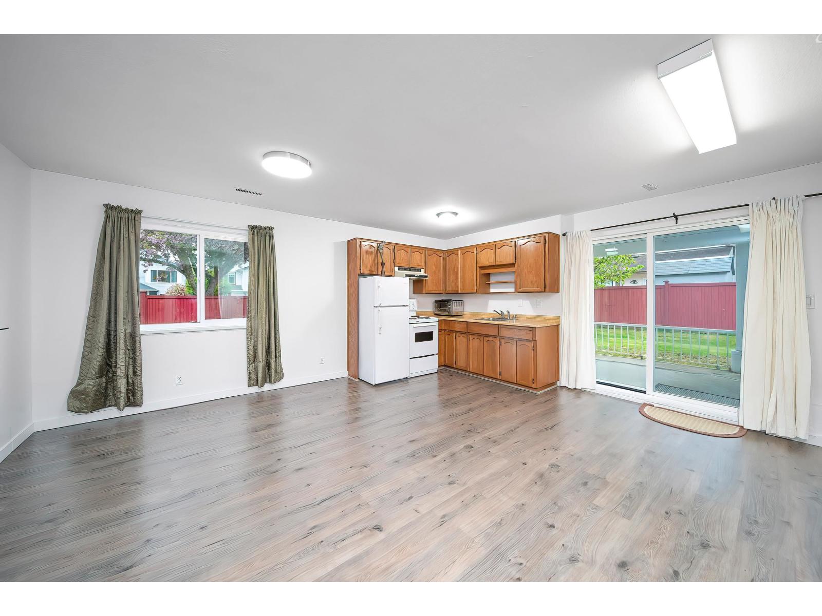 14932 98a Avenue, Surrey, British Columbia  V3R 8H7 - Photo 25 - R3117134