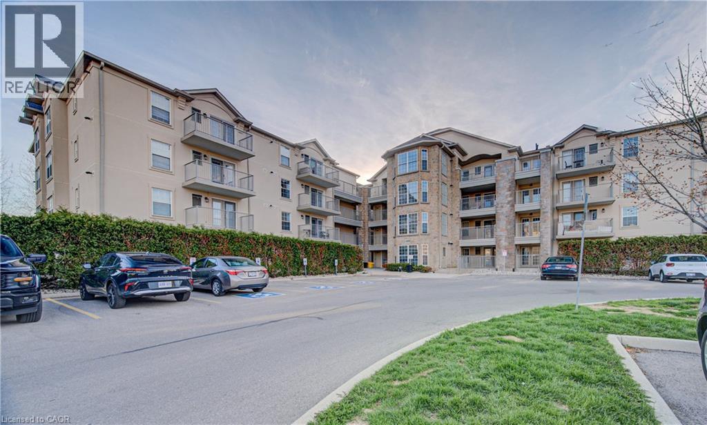 1490 BISHOPS Gate Unit# 106, Oakville, Ontario