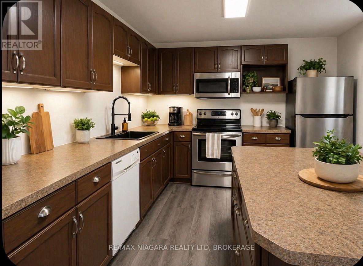 28 Regent Street, Thorold, Ontario  L2V 1T3 - Photo 4 - X13055906