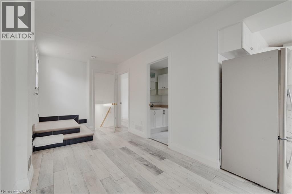 347 Keewatin Avenue Unit# Lower, Kitchener, Ontario  N2B 3W2 - Photo 2 - 40824300