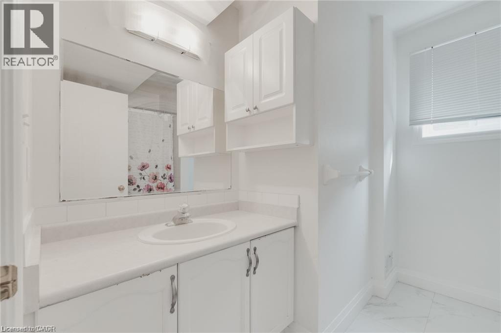 347 Keewatin Avenue Unit# Lower, Kitchener, Ontario  N2B 3W2 - Photo 3 - 40824300