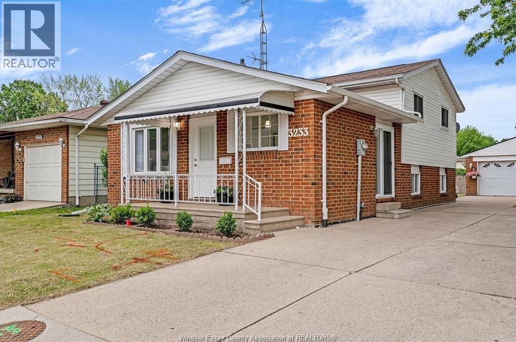 3233 Aurora Drive, Windsor, Ontario  N8R 1Y9 - Photo 2 - 26009226