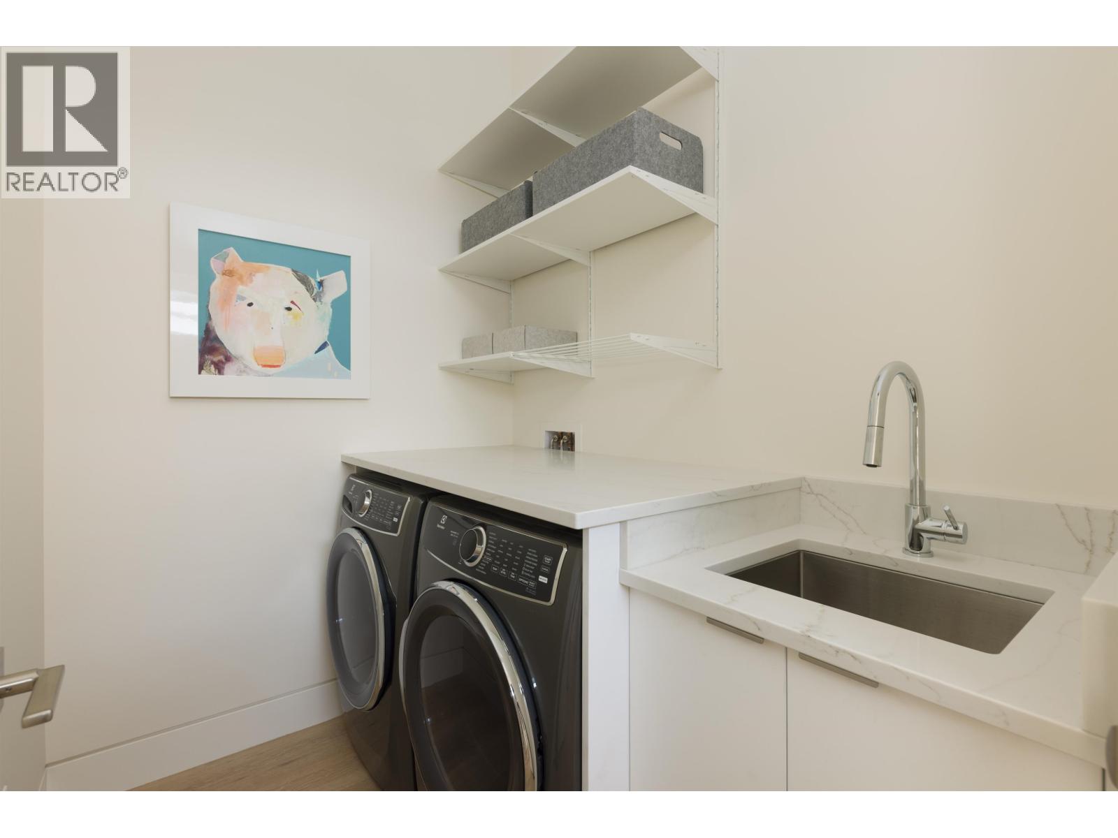 980 Gower Point Road, Gibsons, British Columbia  V0N 1V3 - Photo 12 - R3117142