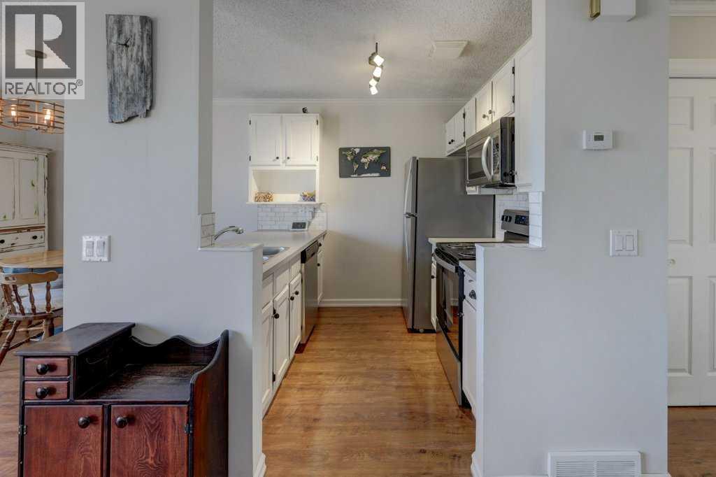 3, 101 Grier Terrace NE, Calgary, Alberta  T2K 5Y6 - Photo 8 - A2303702