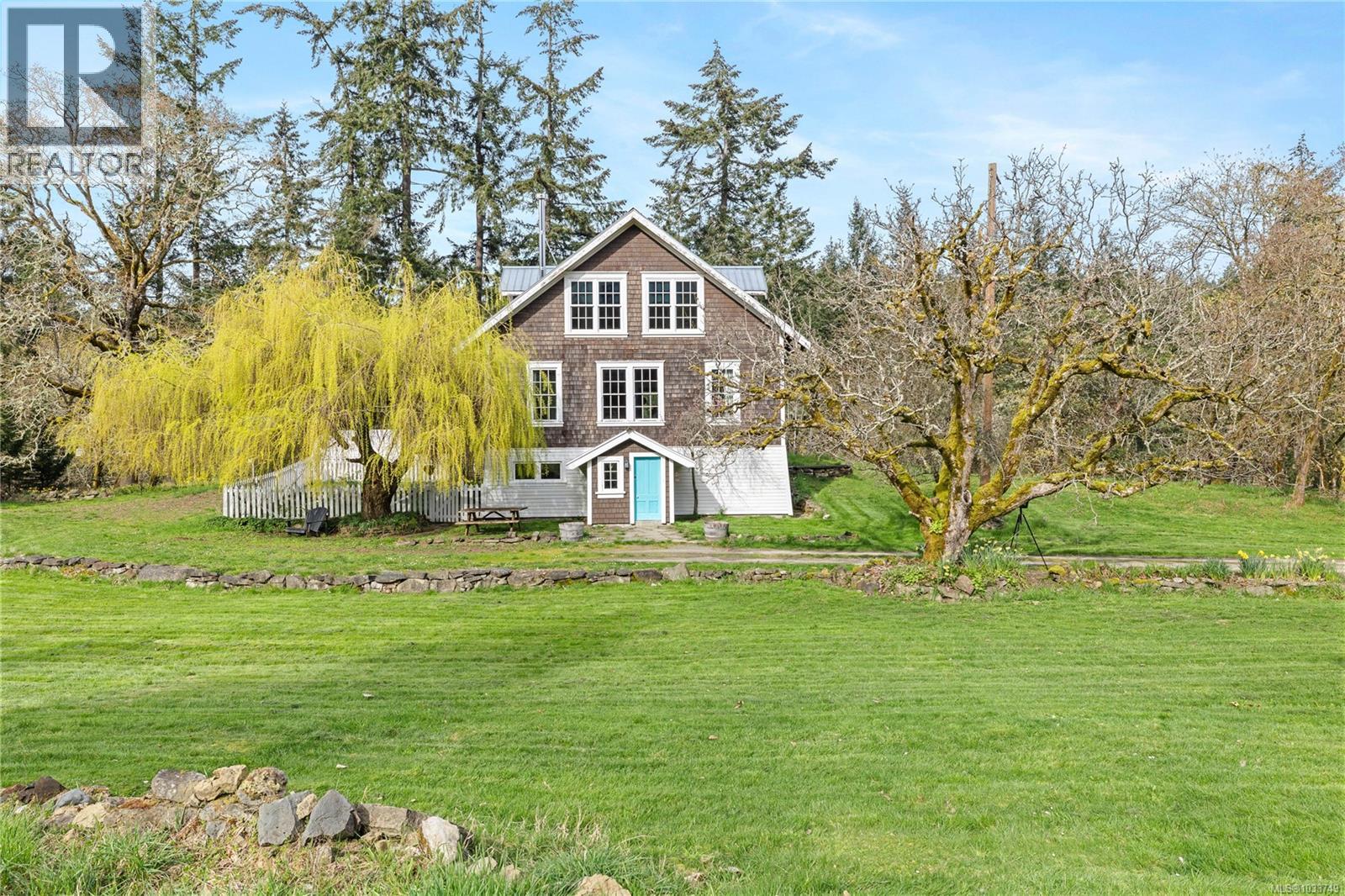 301 Epron Rd, Salt Spring, British Columbia