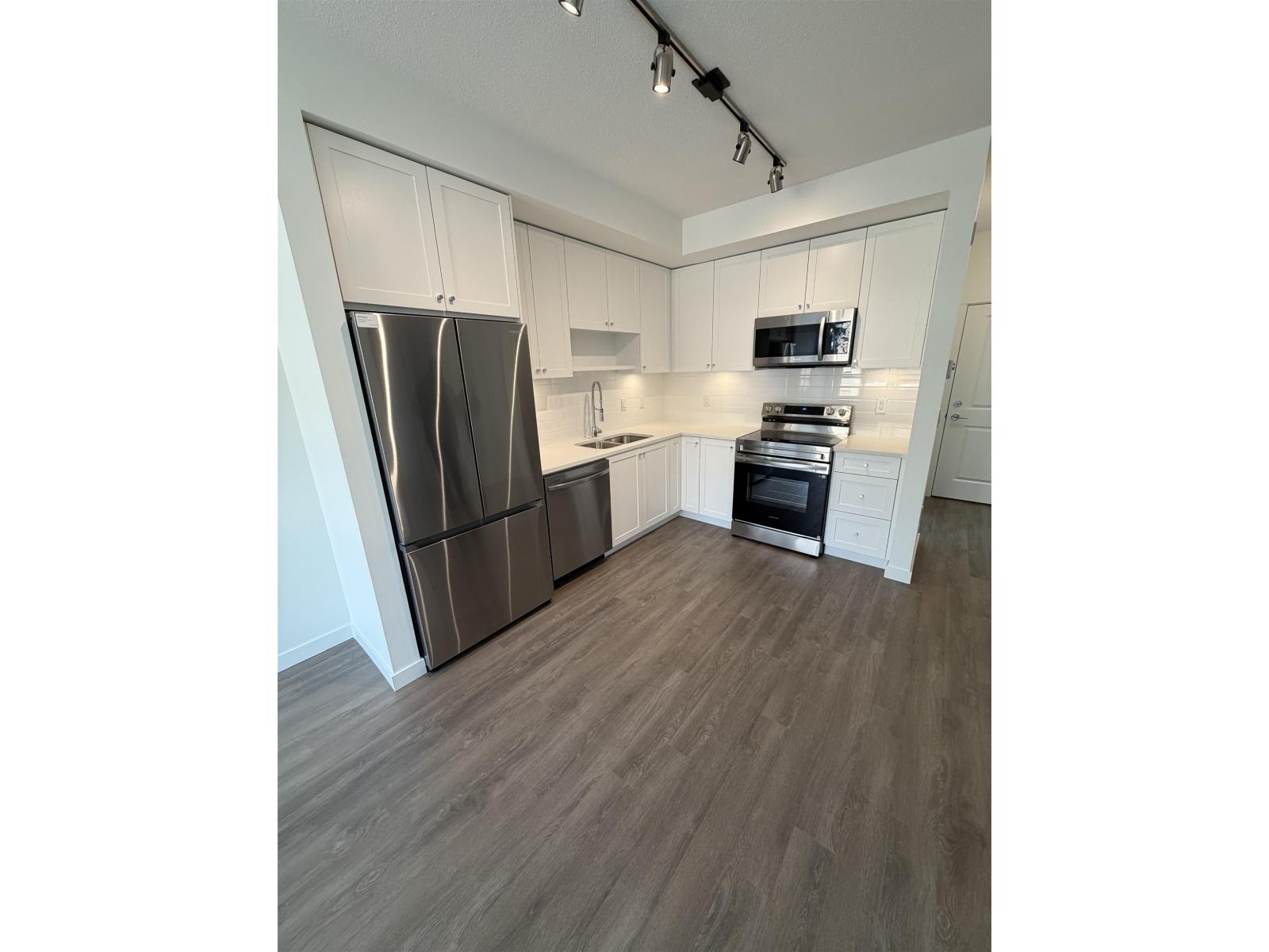 413 15733 85 AVENUE, surrey, British Columbia