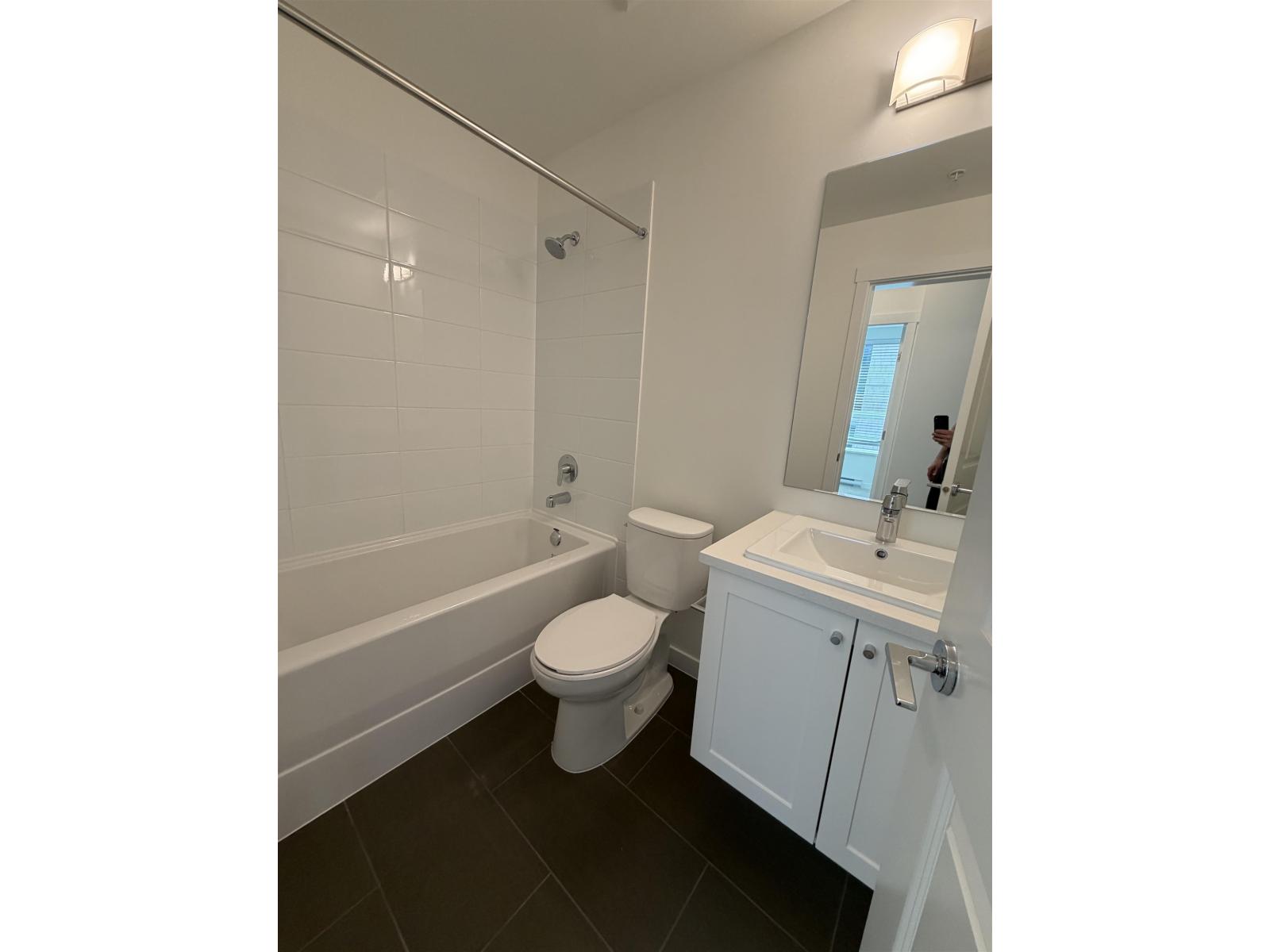 413 15733 85 Avenue, Surrey, British Columbia  V4N 6Z1 - Photo 4 - R3117191