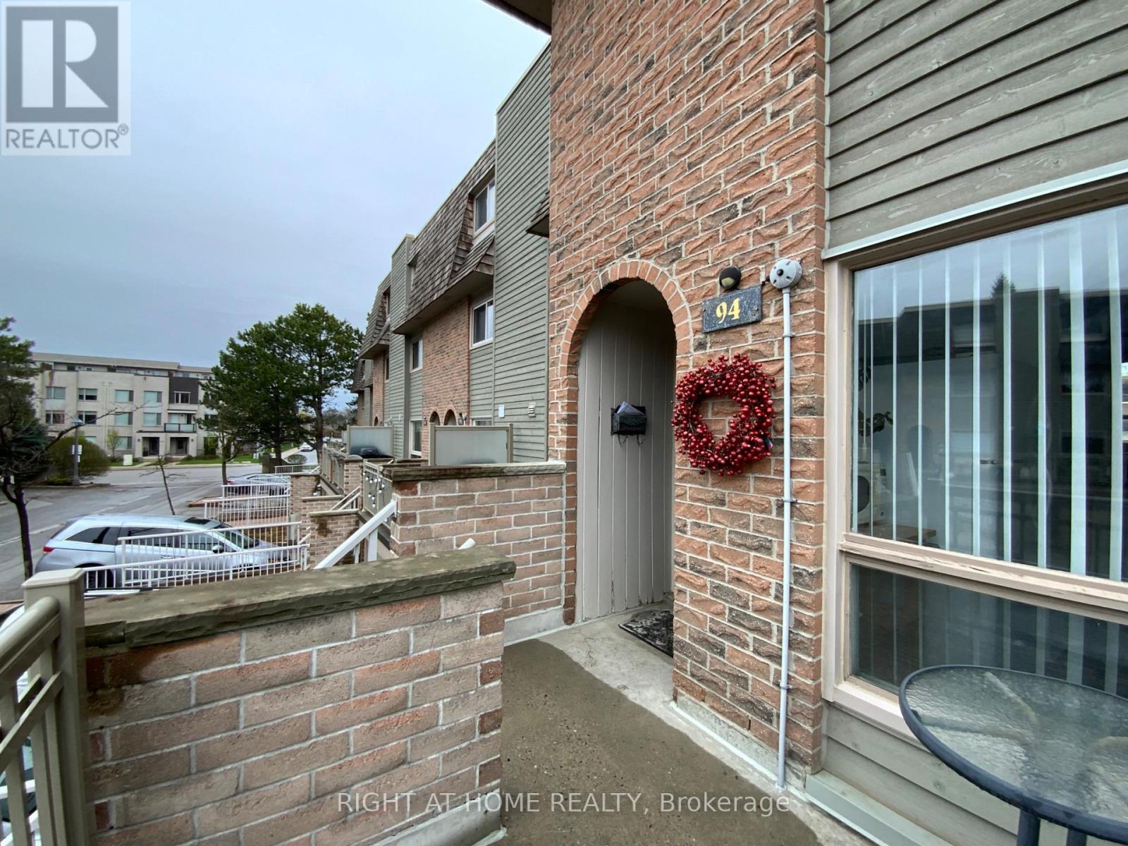 94 Dutch Myrtle Way, Toronto, Ontario  M3B 3K8 - Photo 35 - C12828602