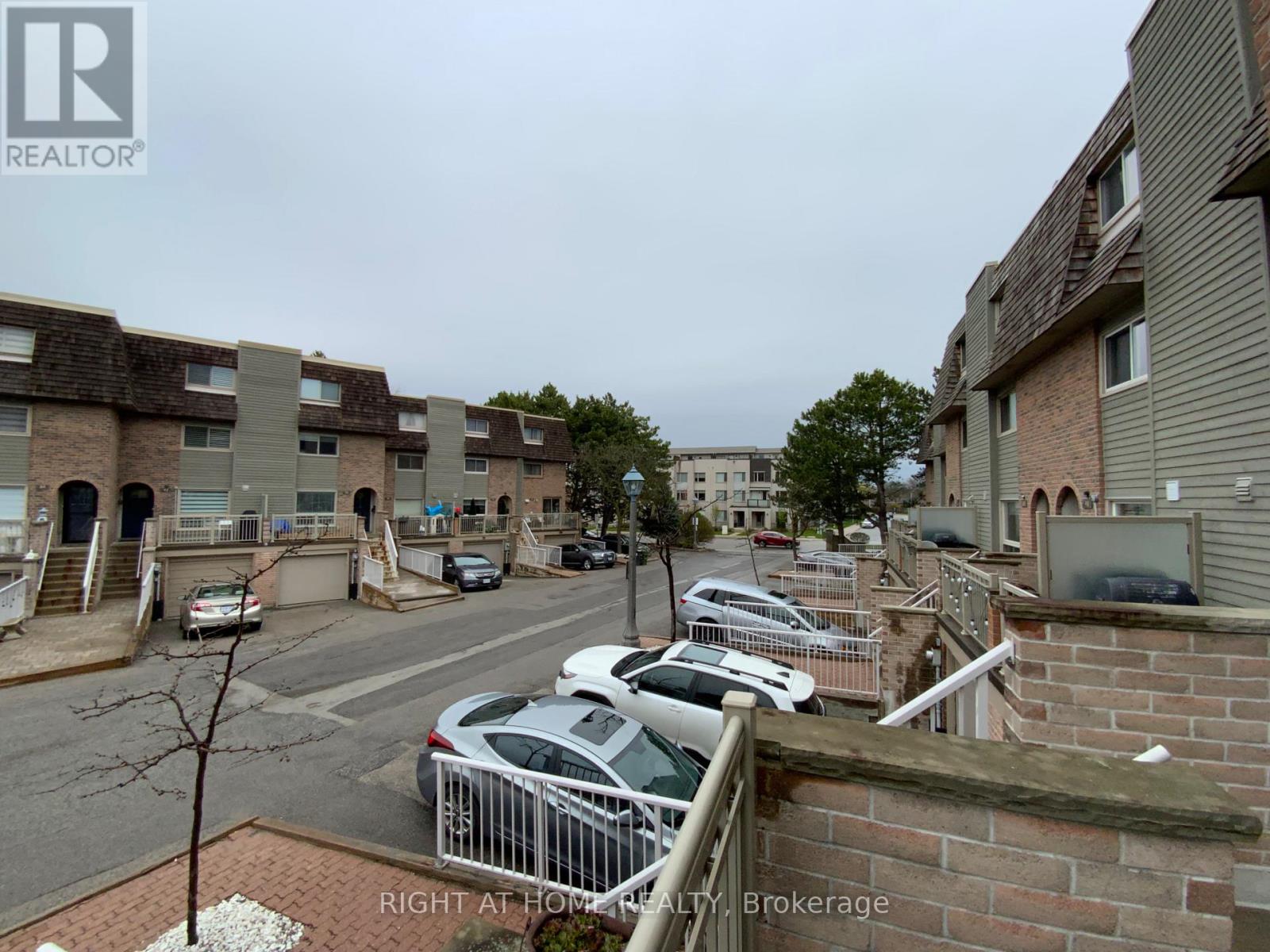 94 Dutch Myrtle Way, Toronto, Ontario  M3B 3K8 - Photo 39 - C12828602