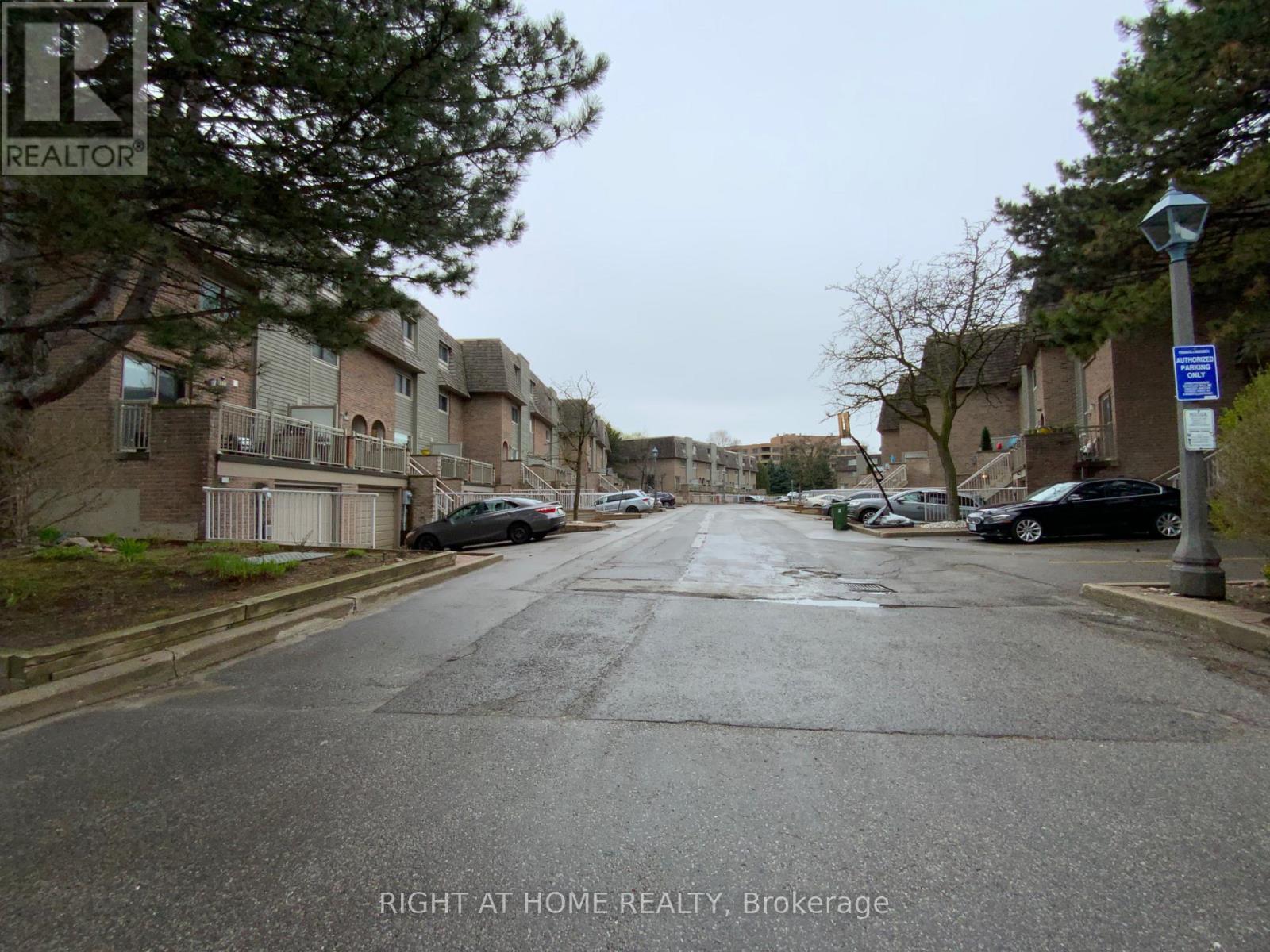 94 Dutch Myrtle Way, Toronto, Ontario  M3B 3K8 - Photo 32 - C12828602