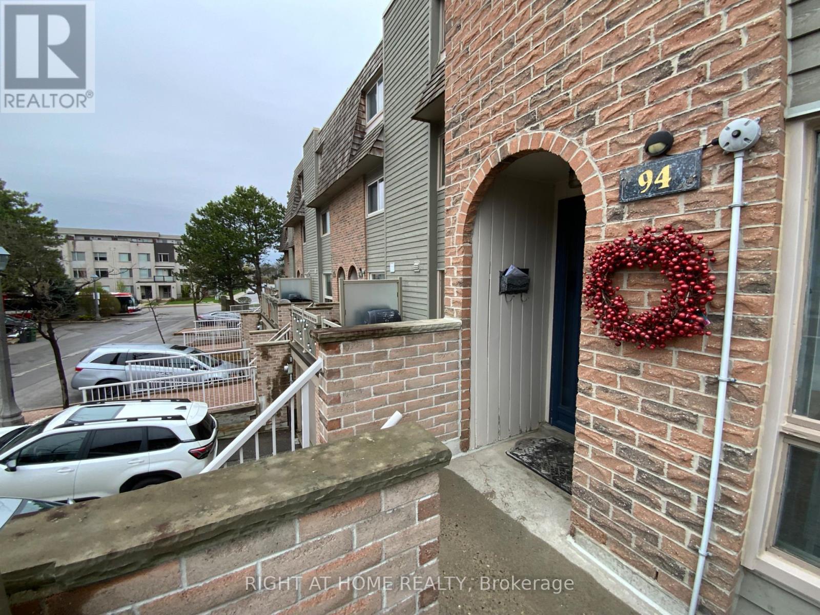 94 Dutch Myrtle Way, Toronto, Ontario  M3B 3K8 - Photo 38 - C12828602