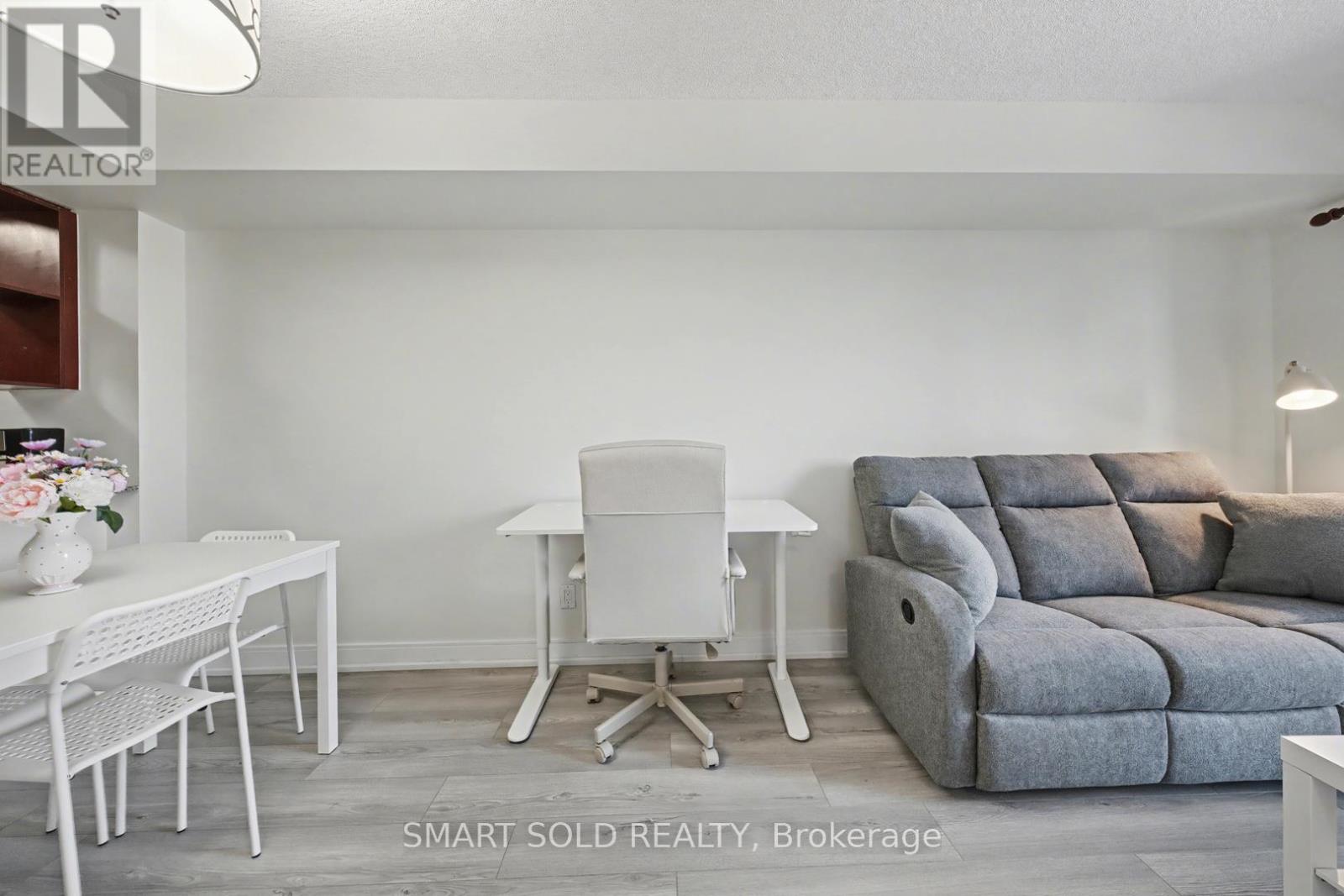 822 - 135 Village Green Square, Toronto (Agincourt South-Malvern West), Ontario  M1S 0G4 - Photo 13 - E13055918