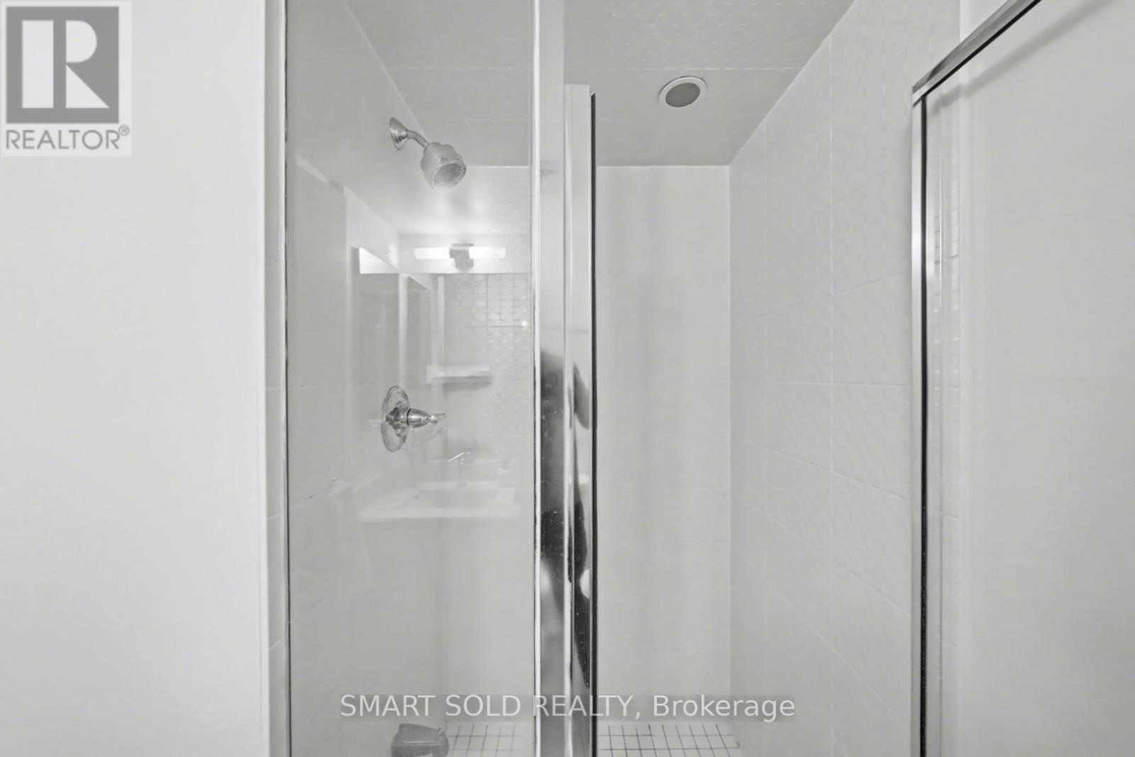 822 - 135 Village Green Square, Toronto (Agincourt South-Malvern West), Ontario  M1S 0G4 - Photo 25 - E13055918