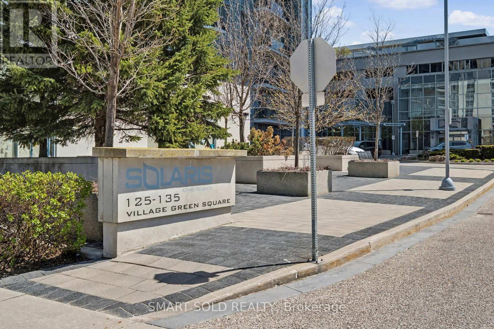 822 - 135 Village Green Square, Toronto (Agincourt South-Malvern West), Ontario  M1S 0G4 - Photo 3 - E13055918