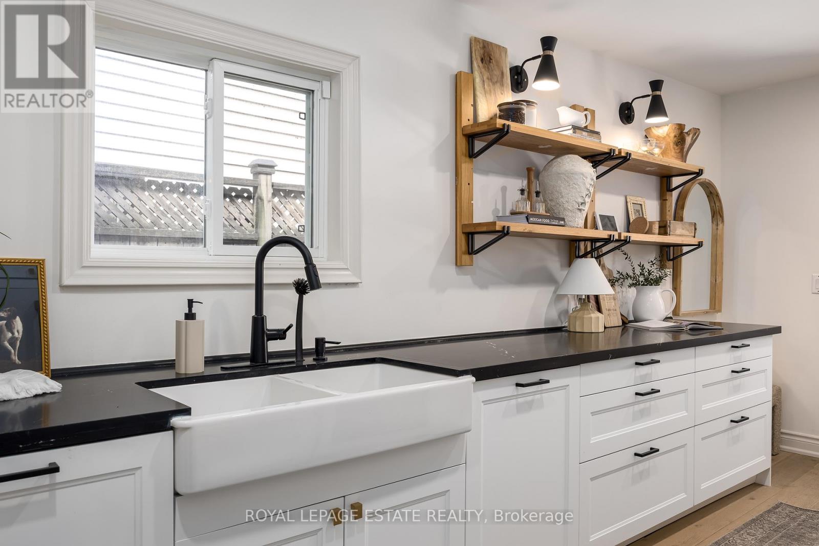 516 Eastern Avenue, Toronto, Ontario  M4M 1C7 - Photo 10 - E13055924