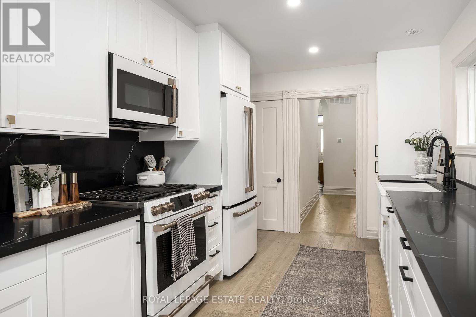 516 Eastern Avenue, Toronto, Ontario  M4M 1C7 - Photo 11 - E13055924