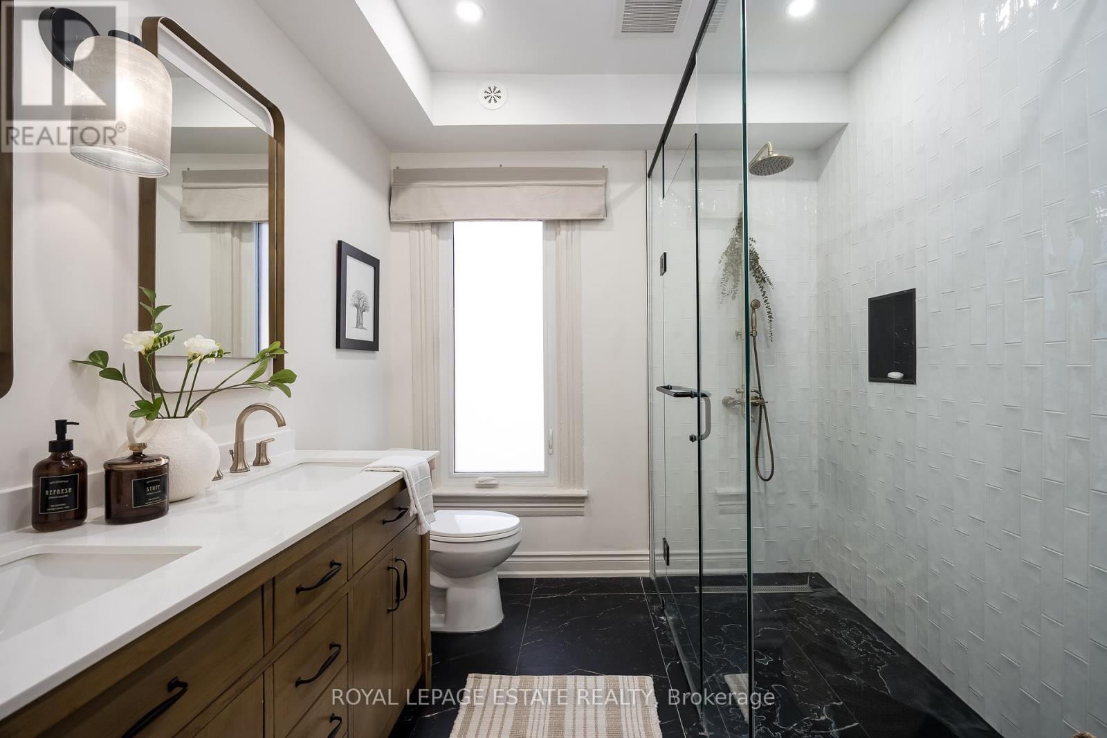 516 Eastern Avenue, Toronto, Ontario  M4M 1C7 - Photo 18 - E13055924