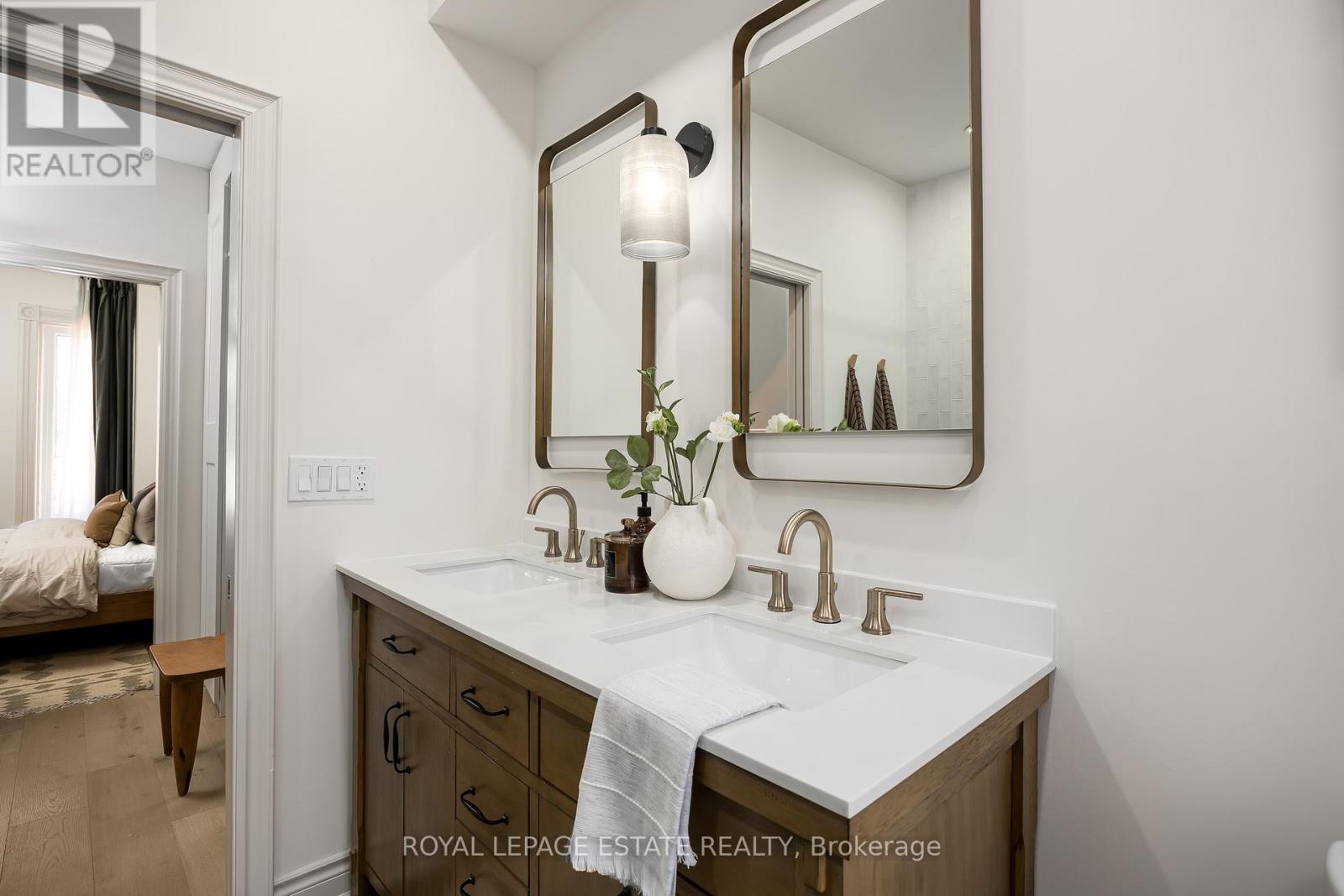 516 Eastern Avenue, Toronto, Ontario  M4M 1C7 - Photo 19 - E13055924