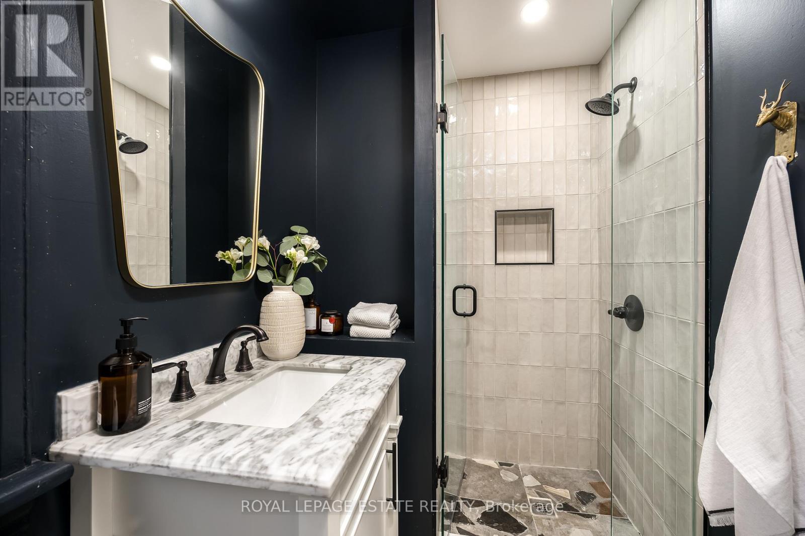 516 Eastern Avenue, Toronto, Ontario  M4M 1C7 - Photo 22 - E13055924