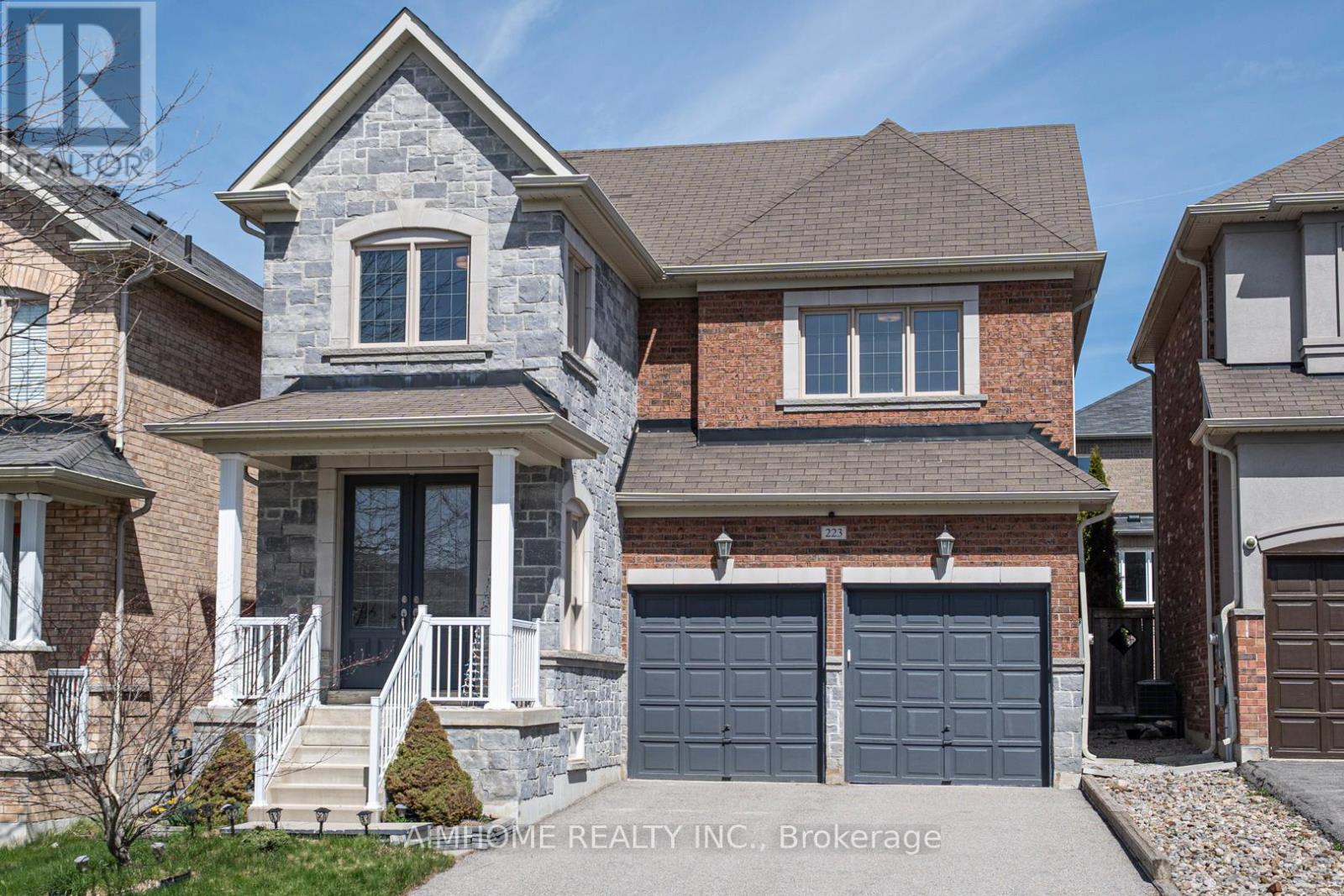 223 EMMA BROADBENT COURT, Newmarket, Ontario