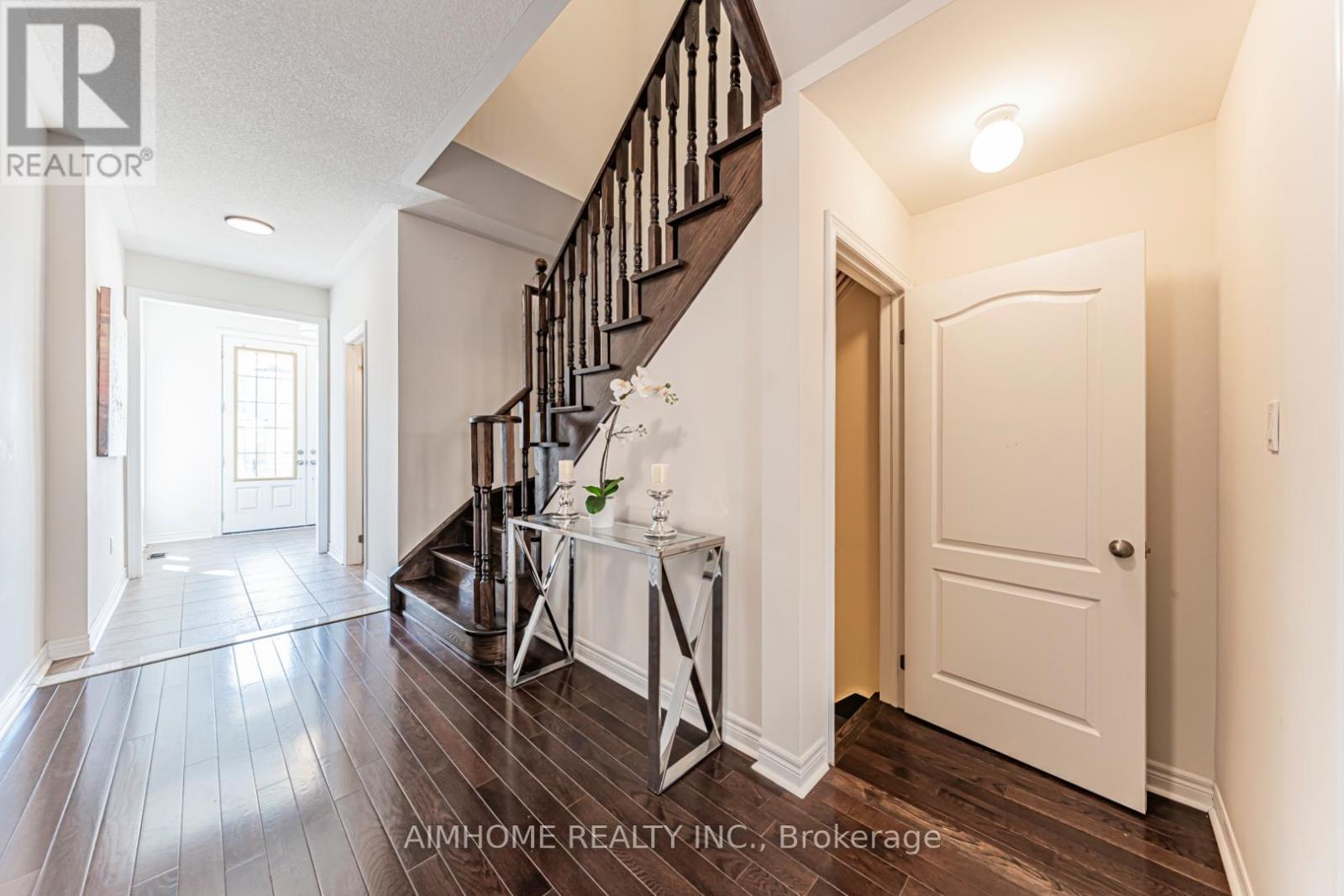 223 Emma Broadbent Court, Newmarket (Woodland Hill), Ontario  L3X 3K8 - Photo 12 - N13055942