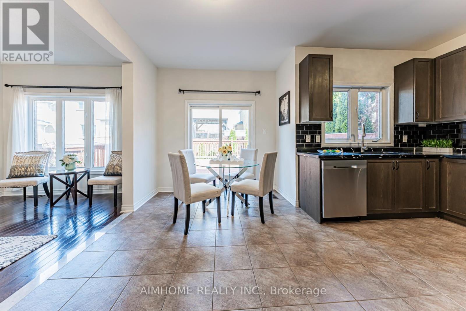 223 Emma Broadbent Court, Newmarket (Woodland Hill), Ontario  L3X 3K8 - Photo 20 - N13055942