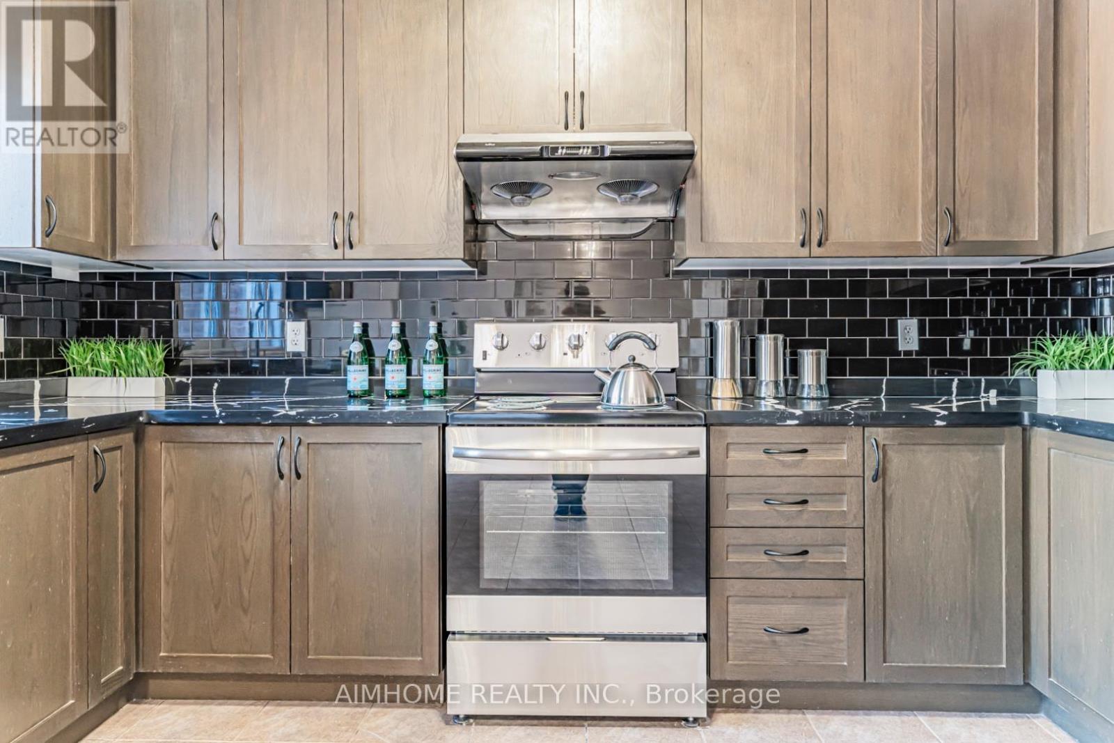 223 Emma Broadbent Court, Newmarket (Woodland Hill), Ontario  L3X 3K8 - Photo 24 - N13055942