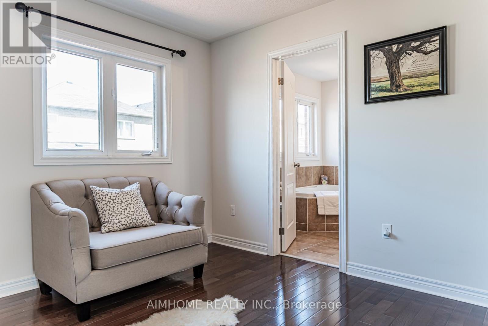 223 Emma Broadbent Court, Newmarket (Woodland Hill), Ontario  L3X 3K8 - Photo 32 - N13055942