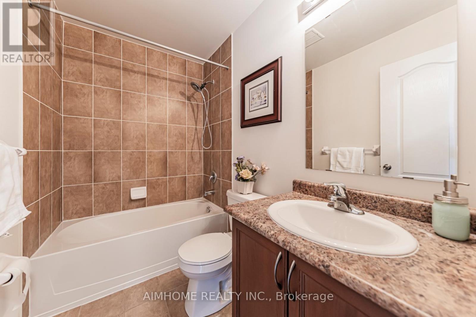 223 Emma Broadbent Court, Newmarket (Woodland Hill), Ontario  L3X 3K8 - Photo 38 - N13055942