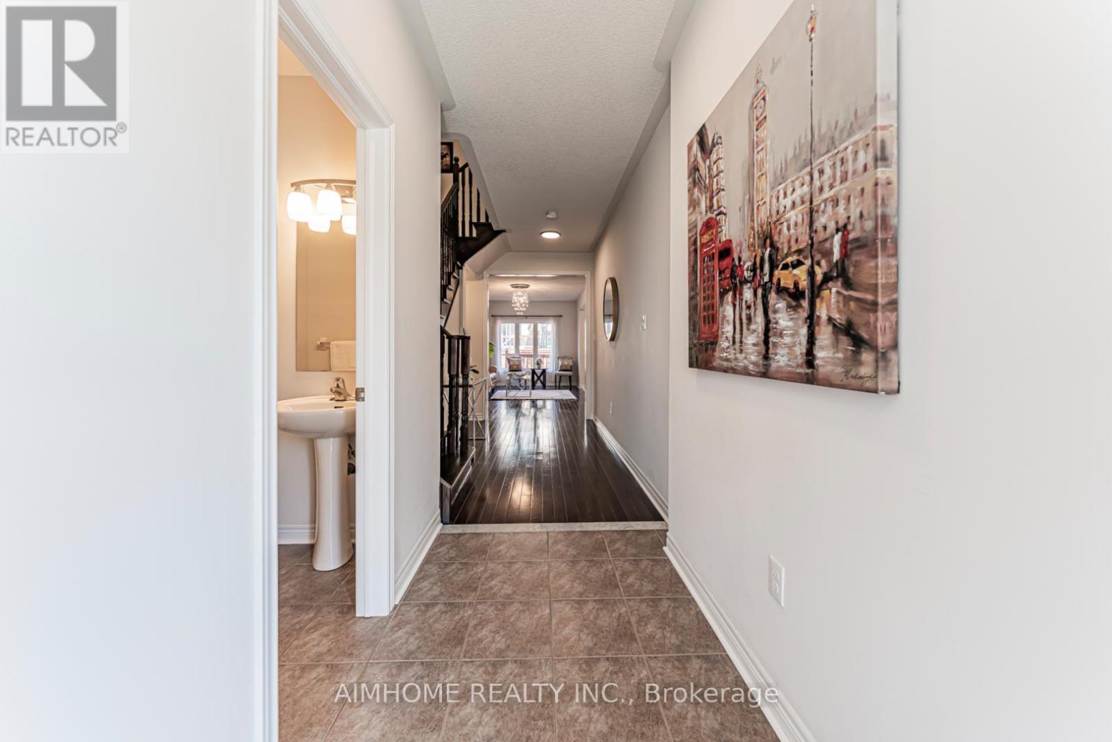 223 Emma Broadbent Court, Newmarket (Woodland Hill), Ontario  L3X 3K8 - Photo 7 - N13055942