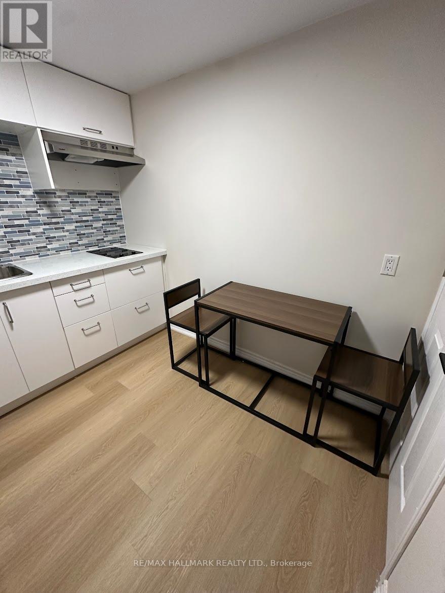 316 Cherokee Boulevard, Toronto (Pleasant View), Ontario  M2H 2W7 - Photo 10 - C13055954