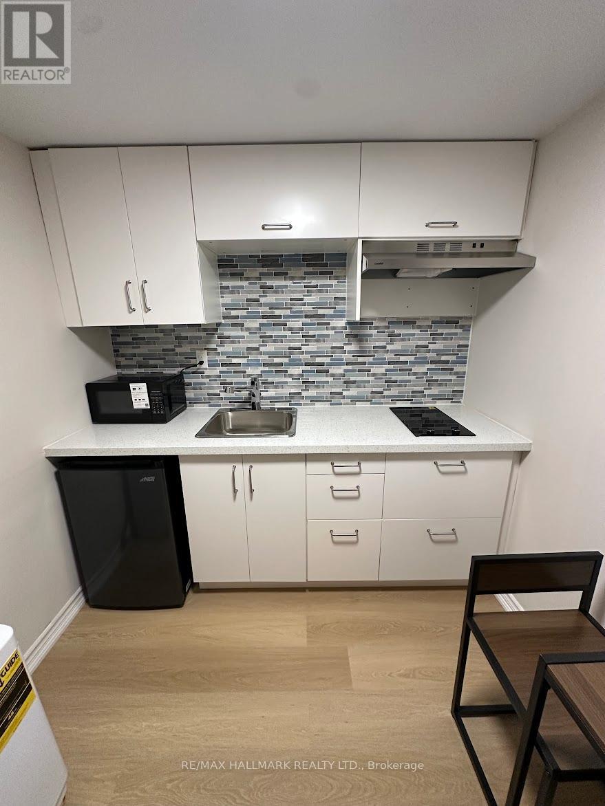 316 Cherokee Boulevard, Toronto (Pleasant View), Ontario  M2H 2W7 - Photo 5 - C13055954