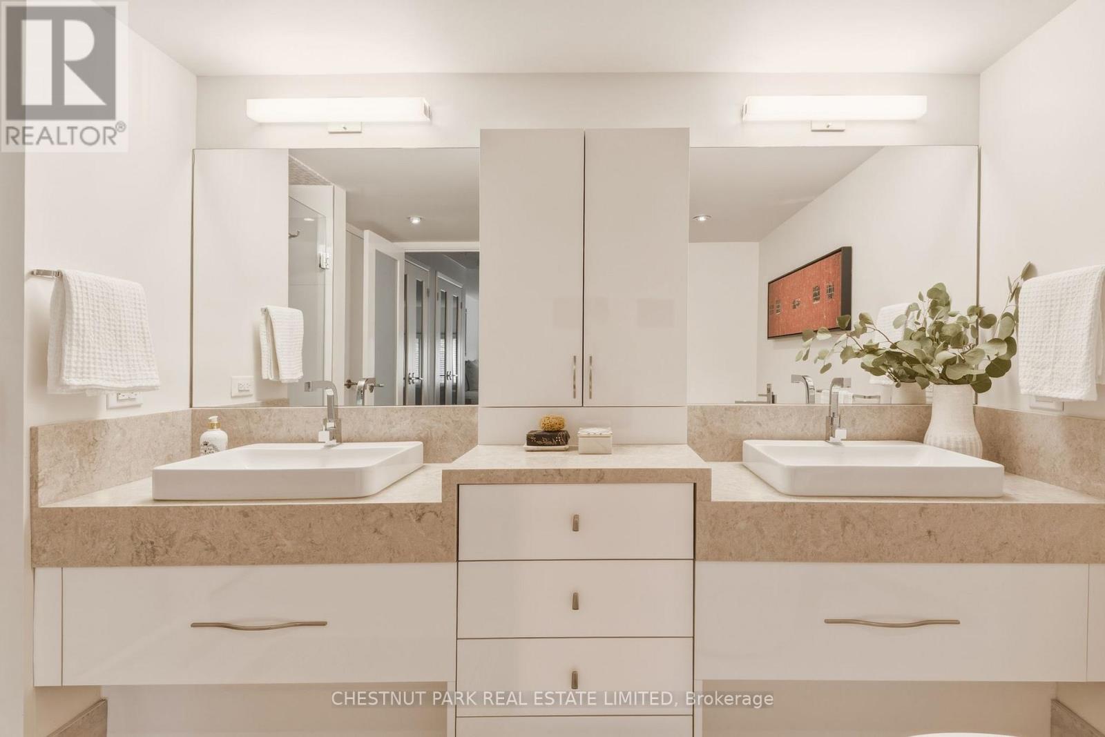 318 - 40 Oaklands Avenue, Toronto (Yonge-St. Clair), Ontario  M4V 2Z3 - Photo 30 - C13055964