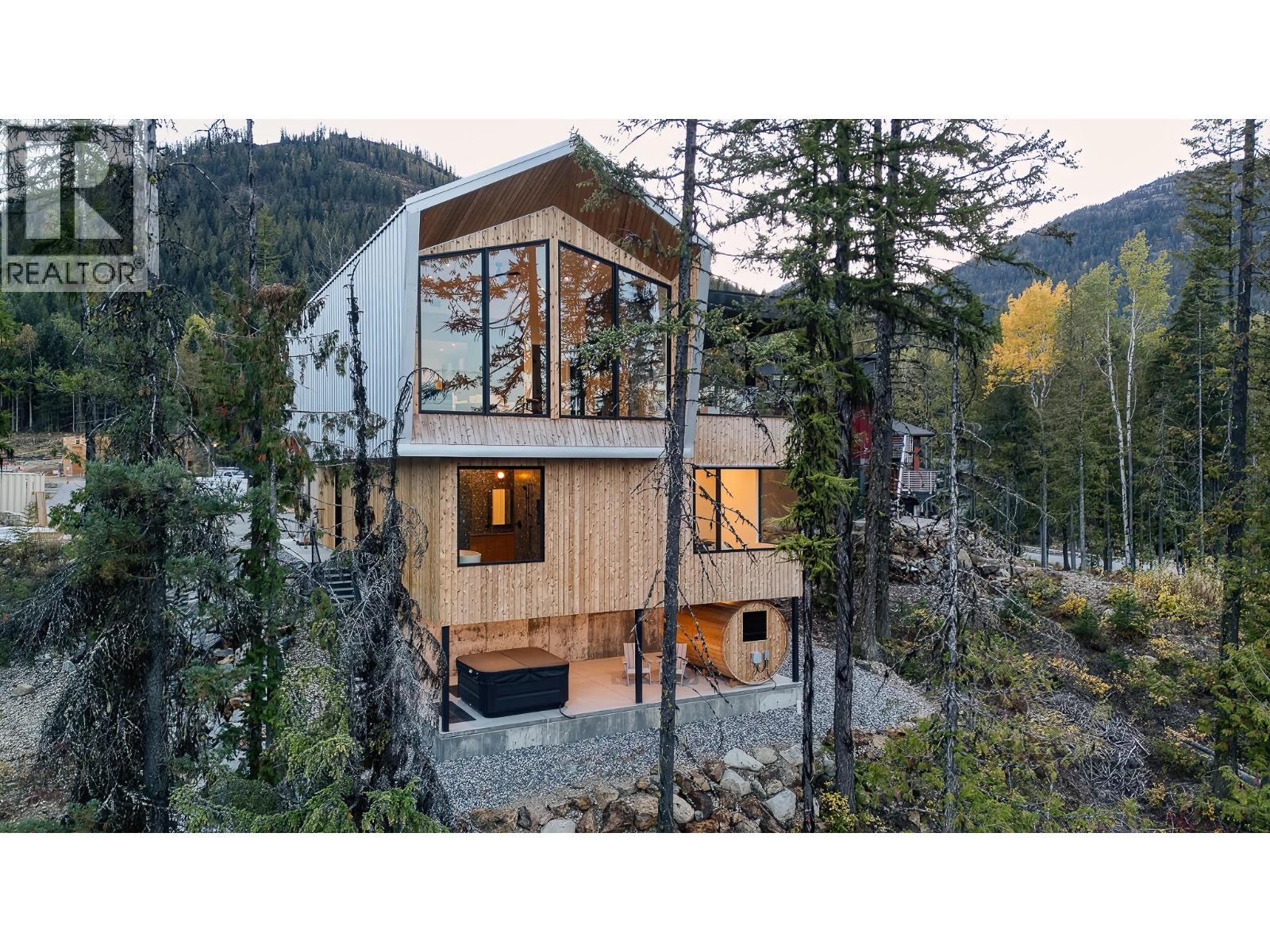 322 Larch Terrace, Rossland, British Columbia  V0G 1Y0 - Photo 8 - 10370827