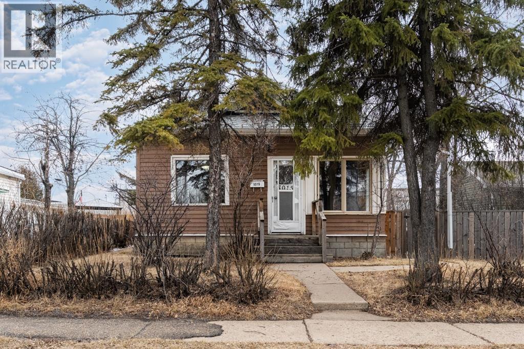 5015 52a Street, Camrose, Alberta  T4V 3Y7 - Photo 1 - A2305313