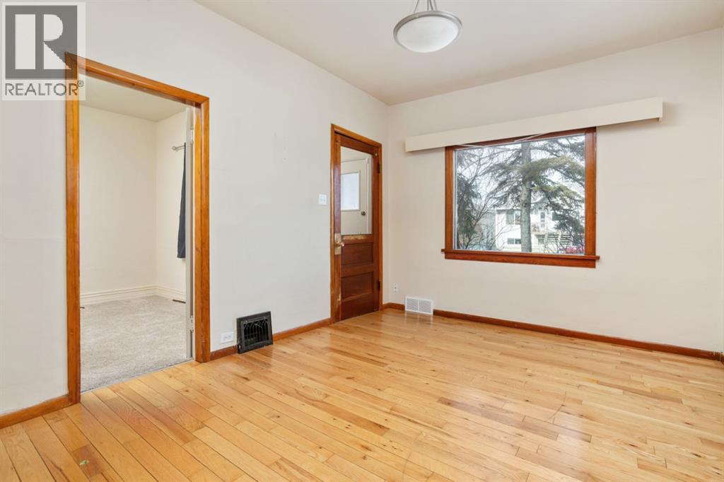 5015 52a Street, Camrose, Alberta  T4V 3Y7 - Photo 11 - A2305313